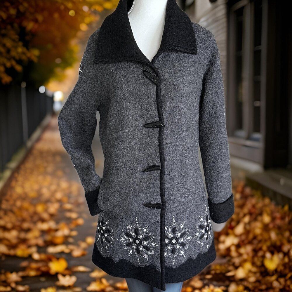 Carson, jacket, grey felted wool, embroidered, quilted,  Sz M, EUC